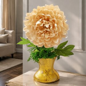 GOLDEN STILLNESS — Beige Floral Arrangement in Textured Vase